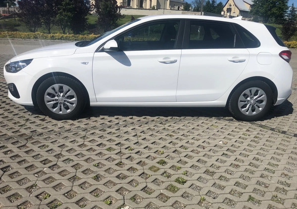 Hyundai I30 cena 48500 przebieg: 160000, rok produkcji 2020 z Daleszyce małe 631